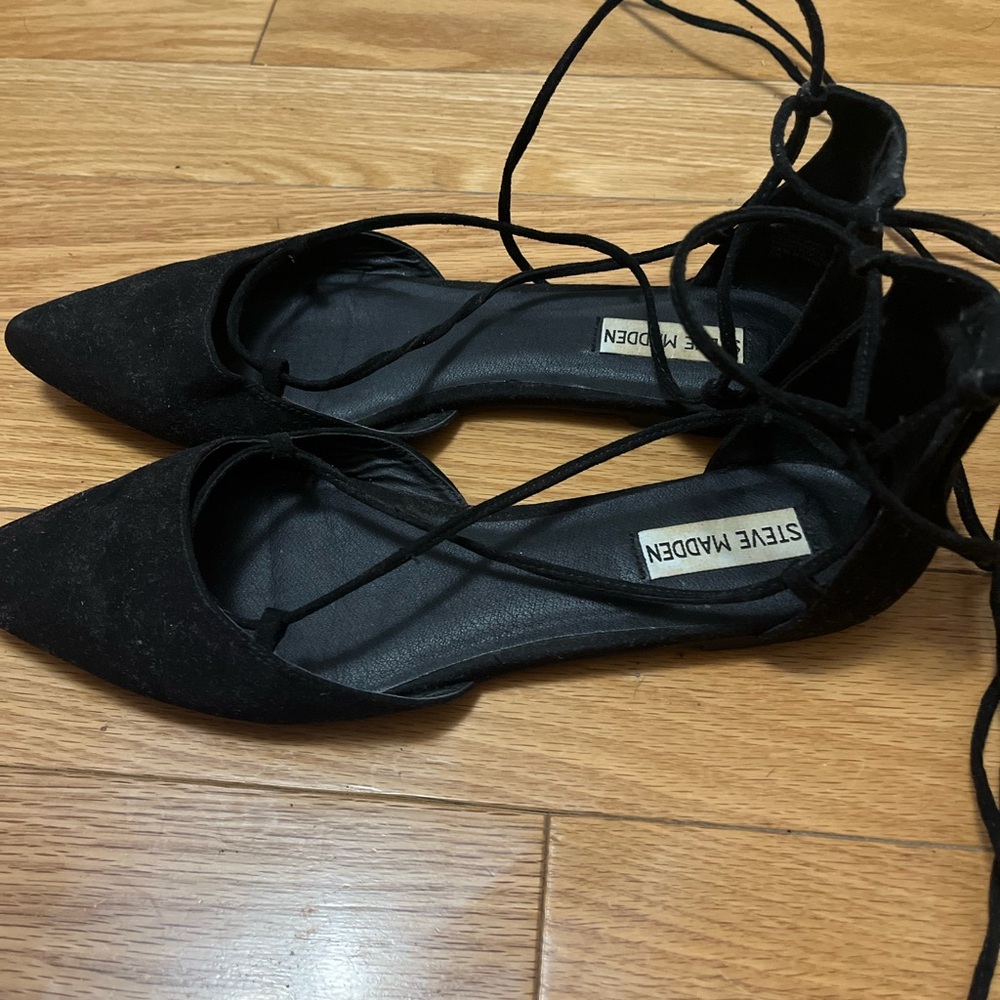 Steve Madden Black Suede Lace-Up Flats with Pointed Toe